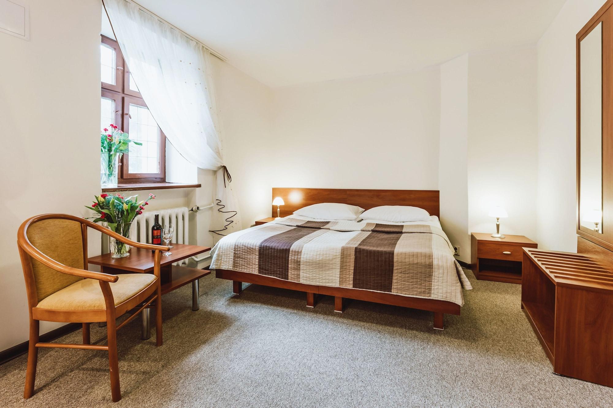 Hotel Gromada 2*
